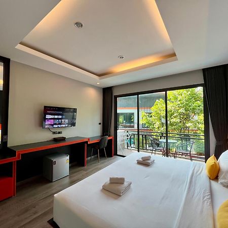Wow Phuket Hotel Exterior foto