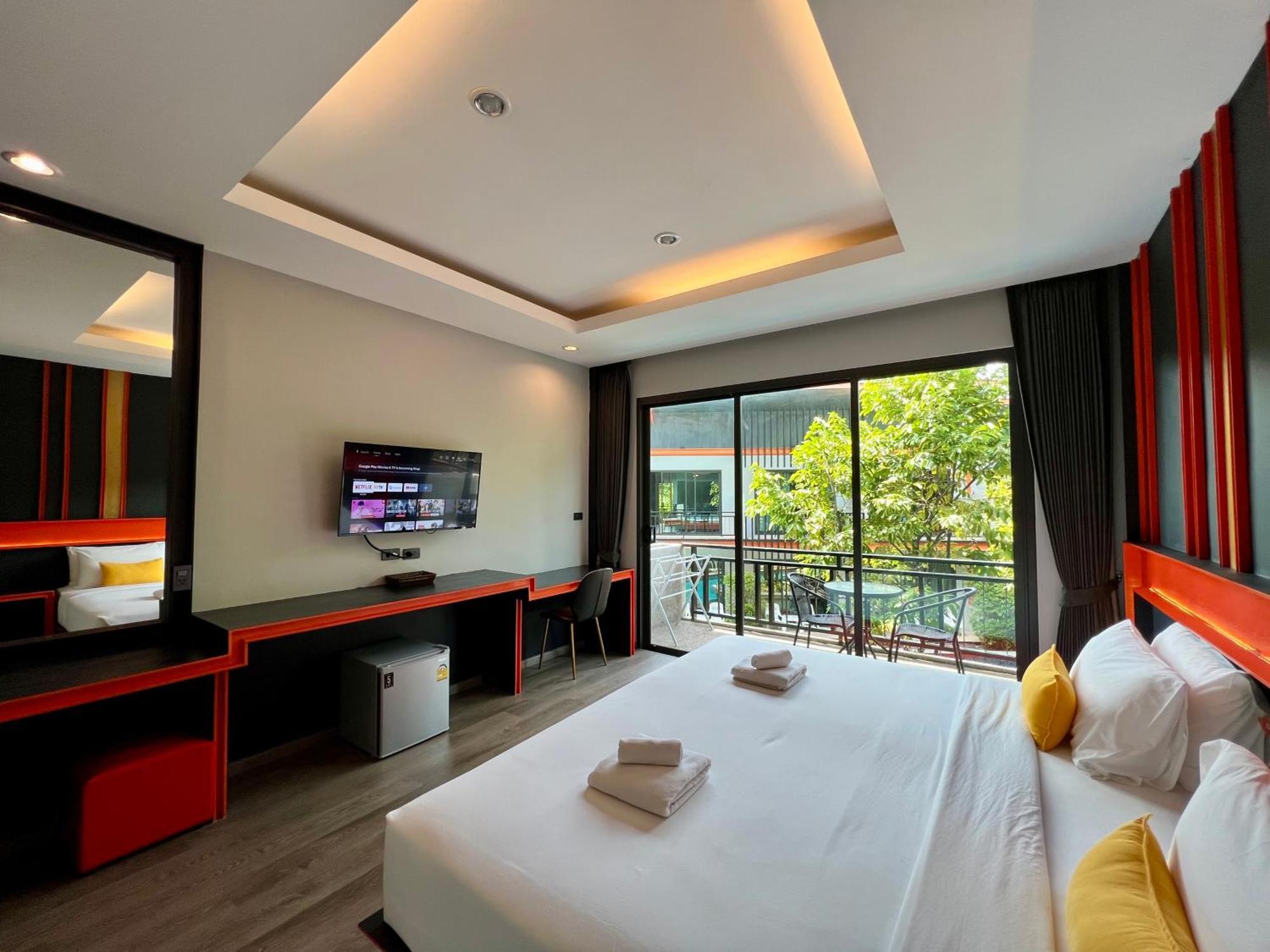 Wow Phuket Hotel Exterior foto