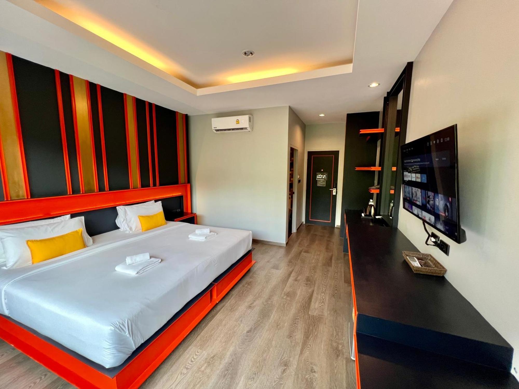 Wow Phuket Hotel Exterior foto